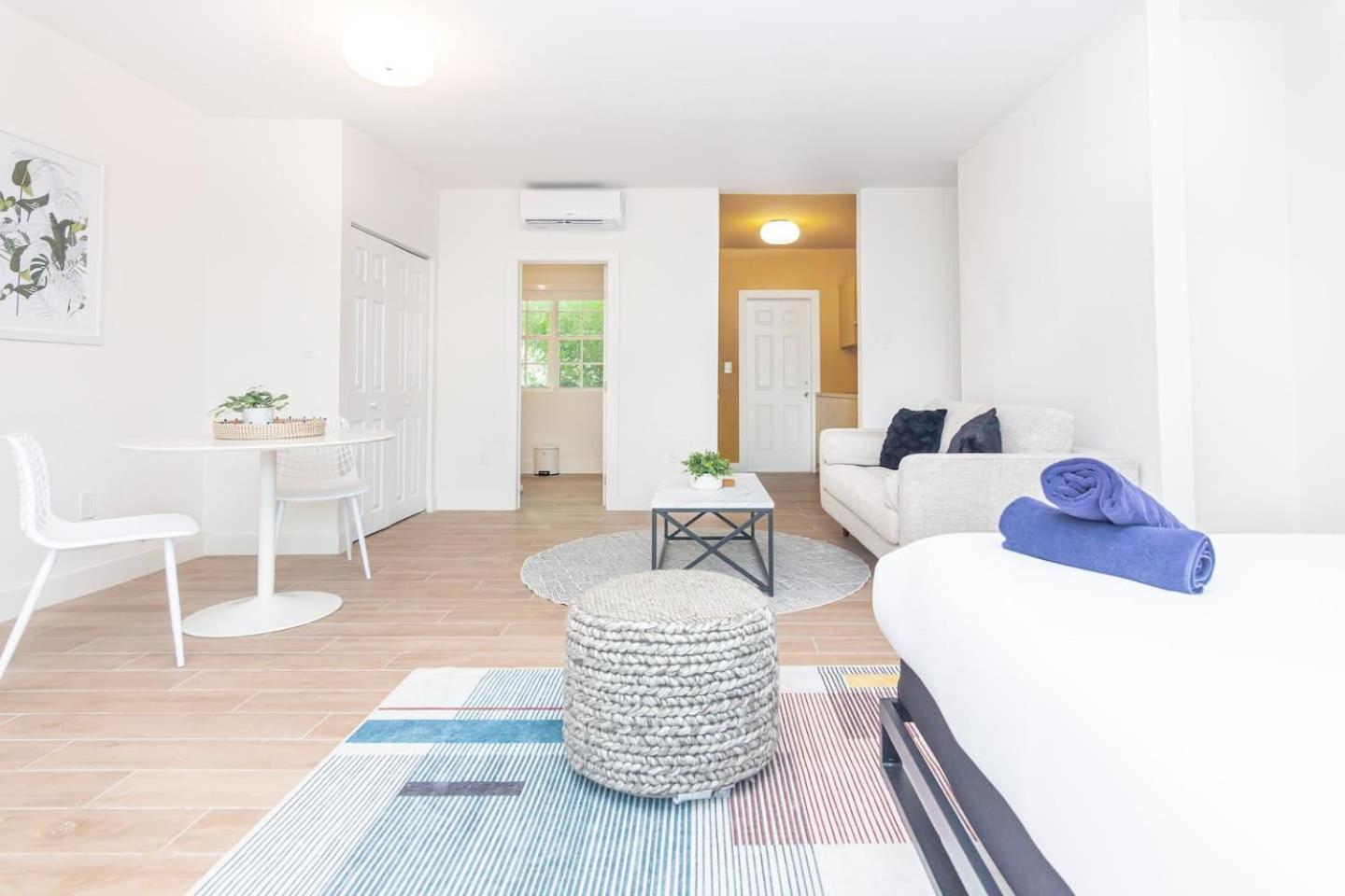 Large Stylish Studio Apartment In El Portal #3 Μαϊάμι Εξωτερικό φωτογραφία